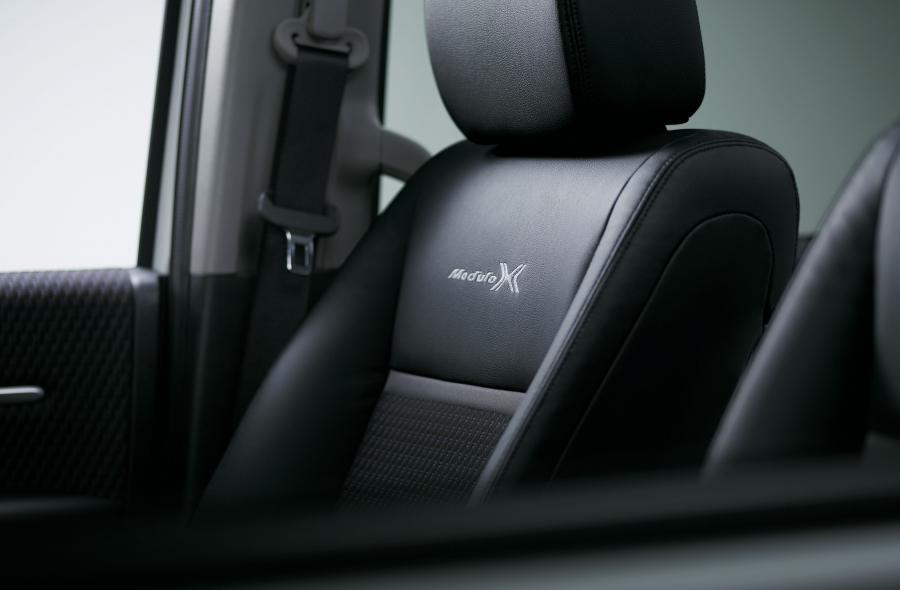 Детали интерьера Honda StepWGN Modulo X Hybrid 2018 года  (фото 6 из 6)